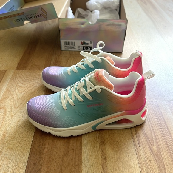 NWT Skechers Street with Memory Cloud Rainbow Size 6.5 - Picture 5 of 7